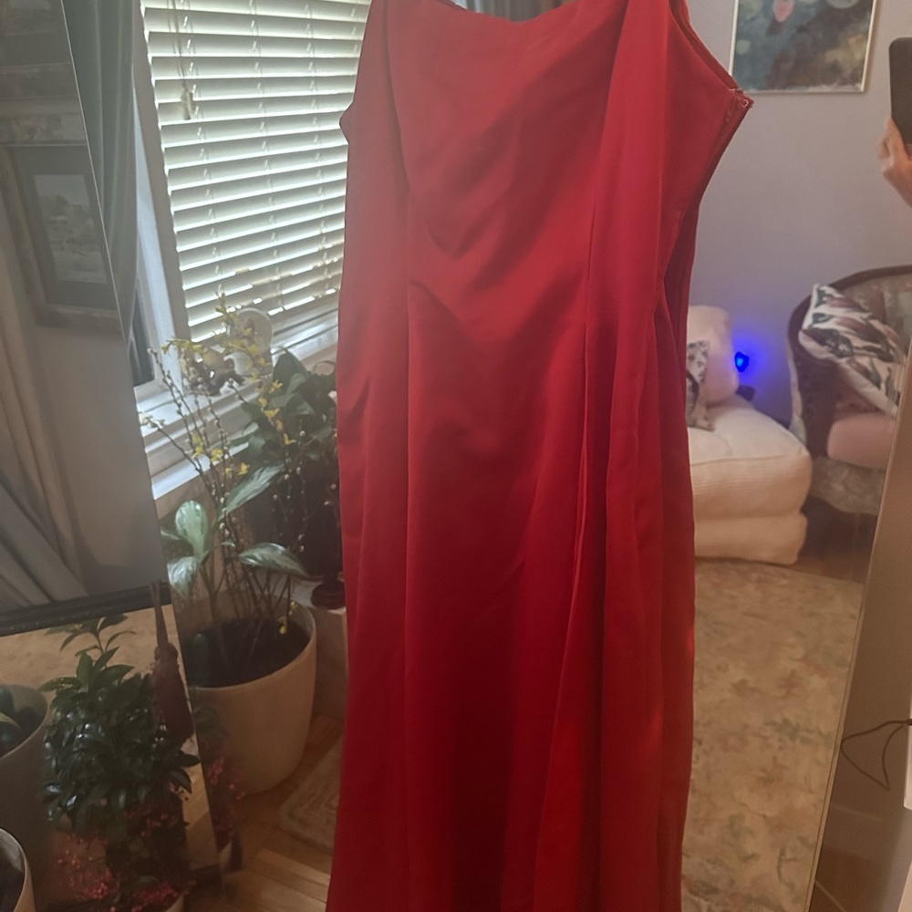 Elegant Red Evening Gown for Prom Night Special Occasion